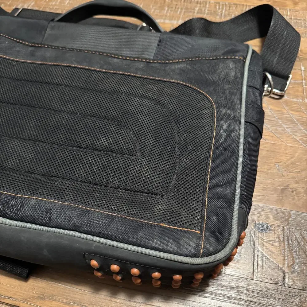 Targus Rugged Laptop Messenger Bag Computer Case Padded Air Mesh Briefcase